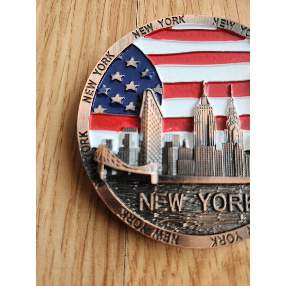 3D New York City Skyline Magnet with Statue of Liberty & Flag Souvenir Decor - Picture 6 of 7